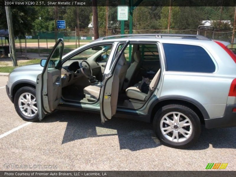 Silver Metallic / Taupe 2004 Volvo XC90 2.5T