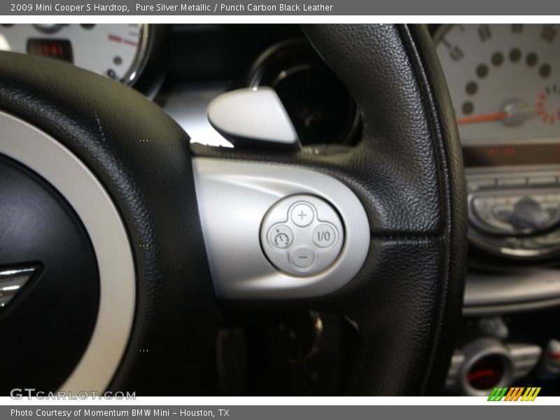 Controls of 2009 Cooper S Hardtop