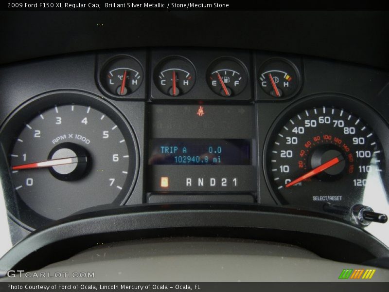 Brilliant Silver Metallic / Stone/Medium Stone 2009 Ford F150 XL Regular Cab