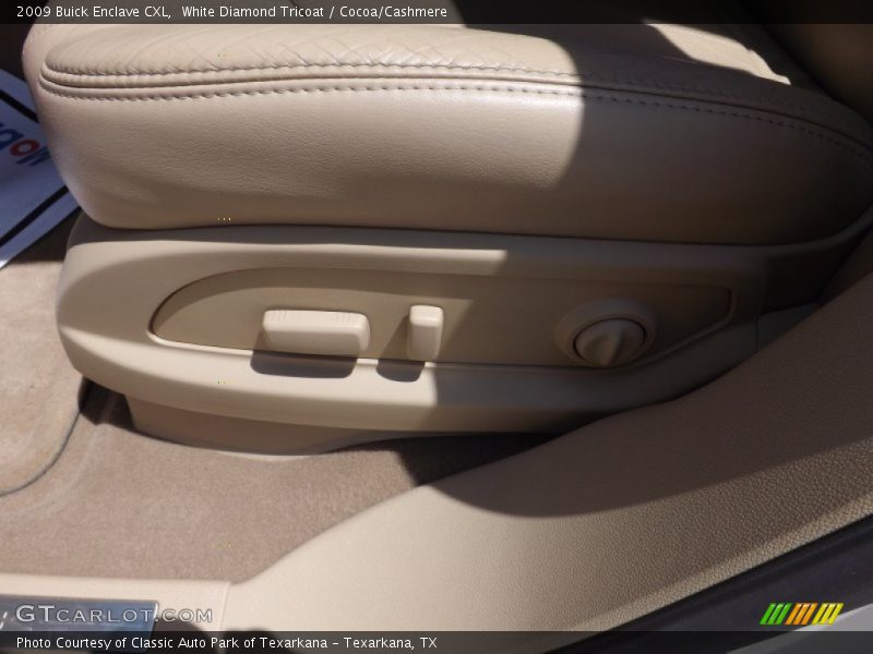 White Diamond Tricoat / Cocoa/Cashmere 2009 Buick Enclave CXL