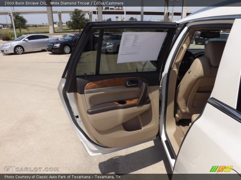 White Diamond Tricoat / Cocoa/Cashmere 2009 Buick Enclave CXL