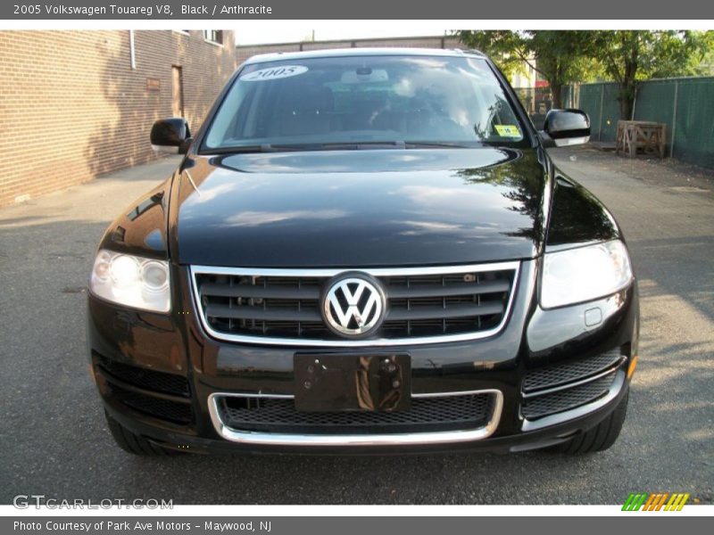 Black / Anthracite 2005 Volkswagen Touareg V8