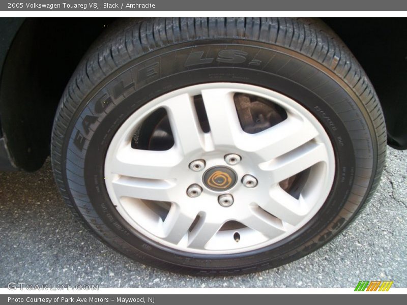Black / Anthracite 2005 Volkswagen Touareg V8