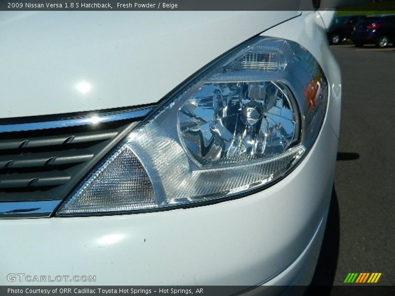 Fresh Powder / Beige 2009 Nissan Versa 1.8 S Hatchback