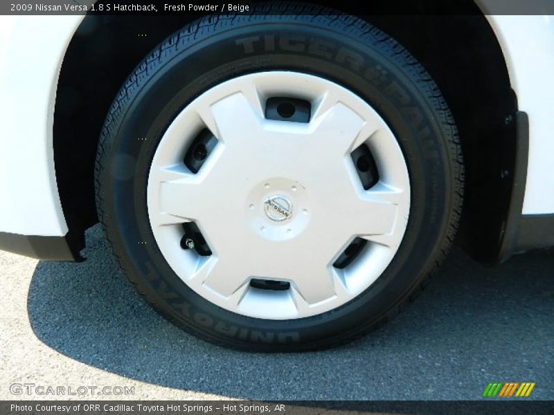 Fresh Powder / Beige 2009 Nissan Versa 1.8 S Hatchback