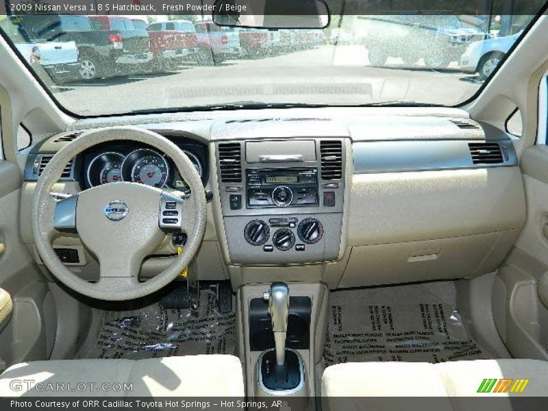 Fresh Powder / Beige 2009 Nissan Versa 1.8 S Hatchback