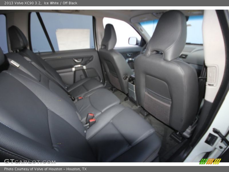 Ice White / Off Black 2013 Volvo XC90 3.2