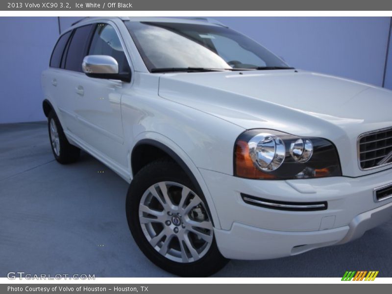 Ice White / Off Black 2013 Volvo XC90 3.2