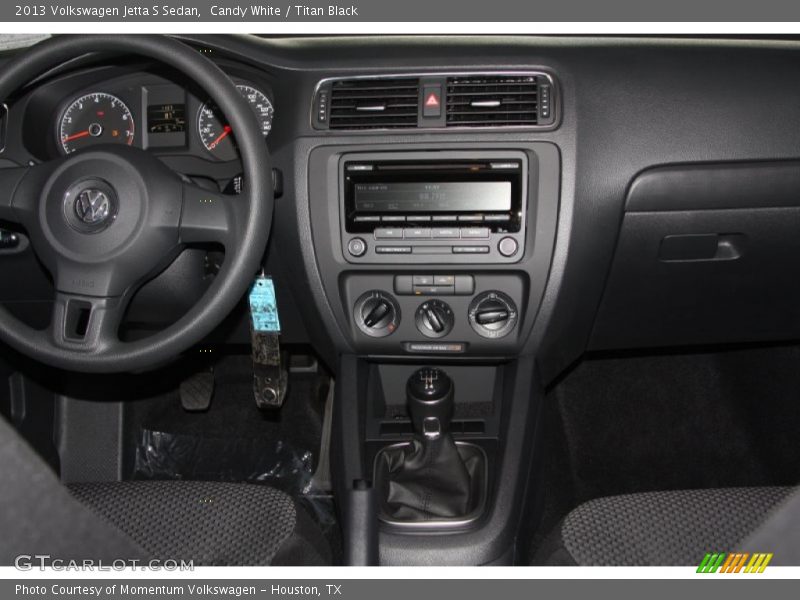 Candy White / Titan Black 2013 Volkswagen Jetta S Sedan
