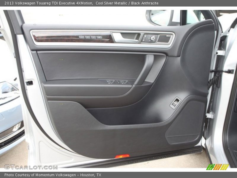 Door Panel of 2013 Touareg TDI Executive 4XMotion