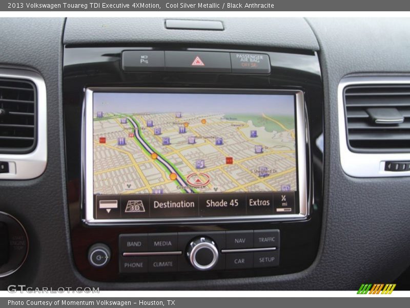 Navigation of 2013 Touareg TDI Executive 4XMotion