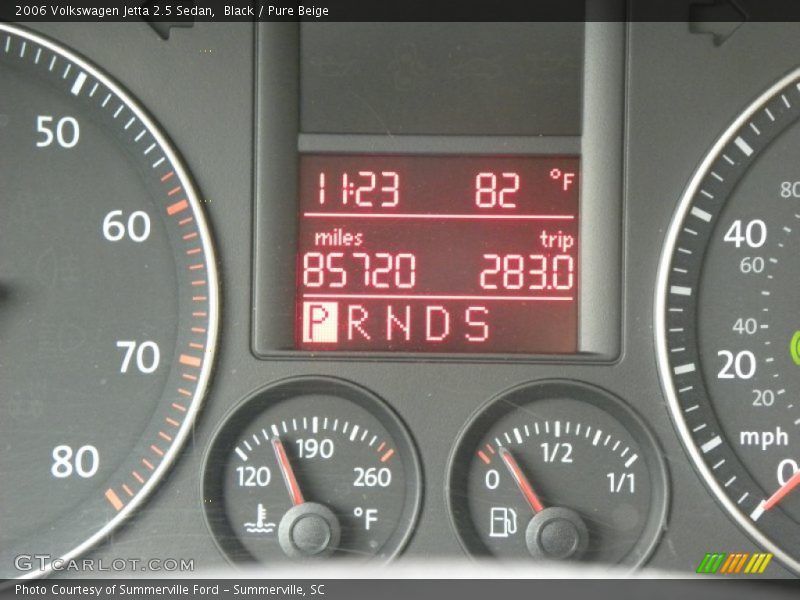 Black / Pure Beige 2006 Volkswagen Jetta 2.5 Sedan