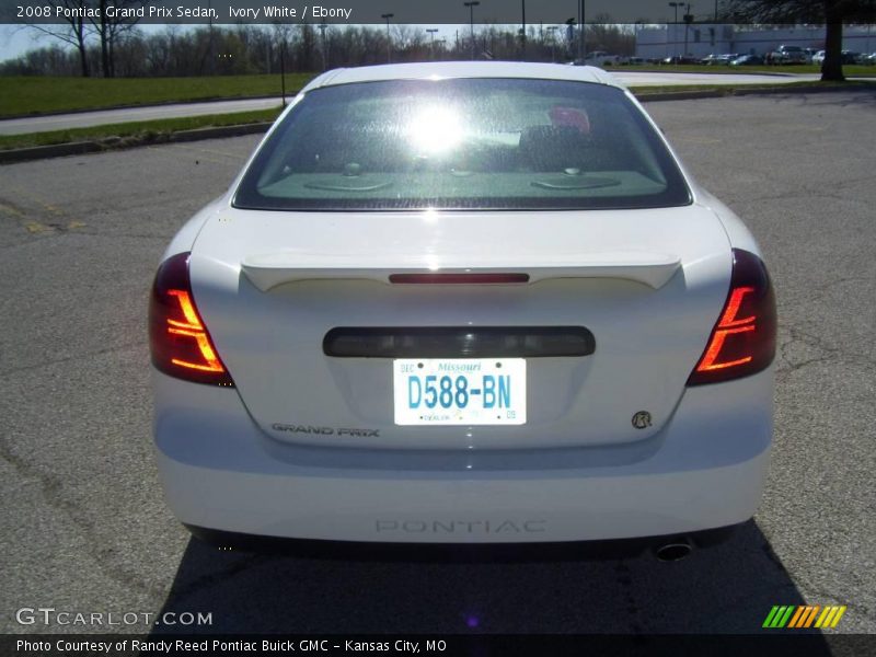 Ivory White / Ebony 2008 Pontiac Grand Prix Sedan