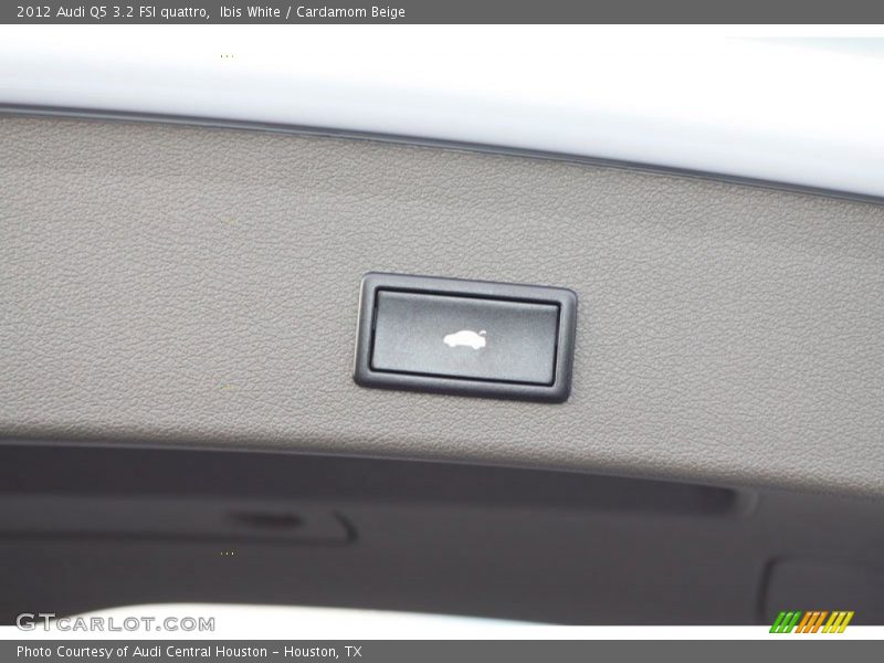 Ibis White / Cardamom Beige 2012 Audi Q5 3.2 FSI quattro