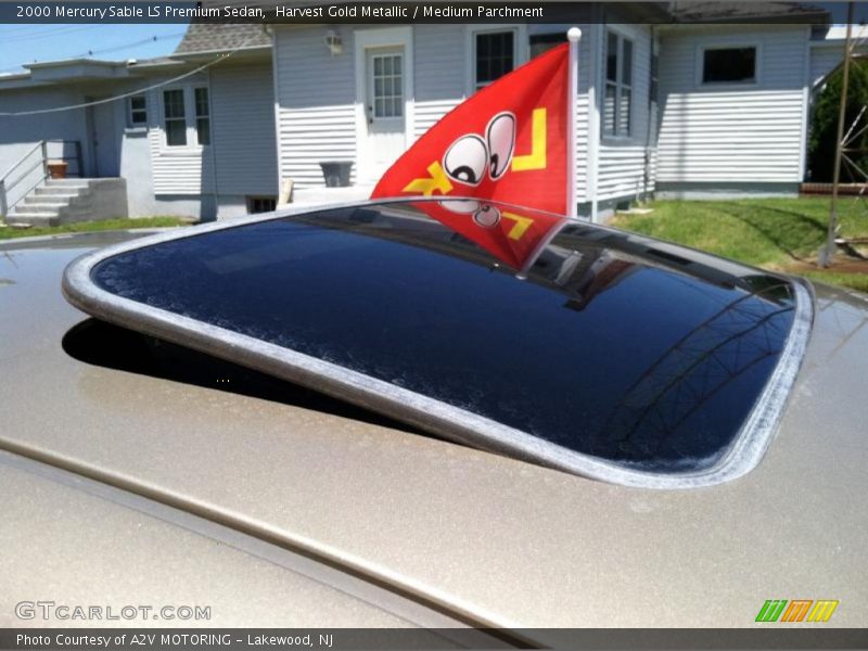 Harvest Gold Metallic / Medium Parchment 2000 Mercury Sable LS Premium Sedan