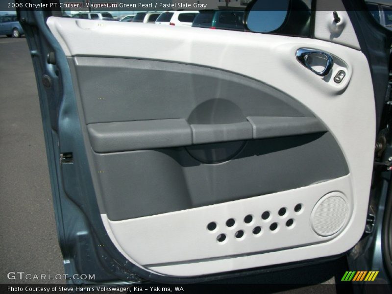 Door Panel of 2006 PT Cruiser 