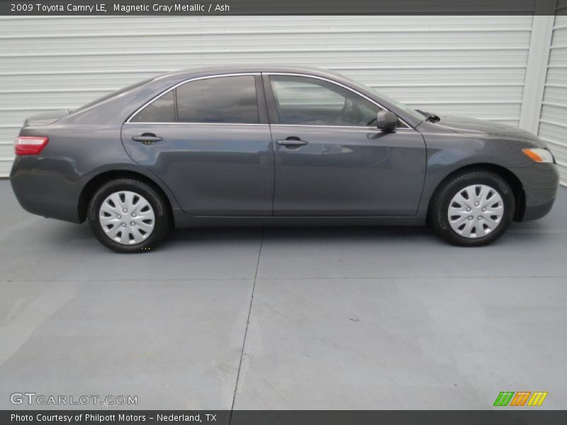 Magnetic Gray Metallic / Ash 2009 Toyota Camry LE
