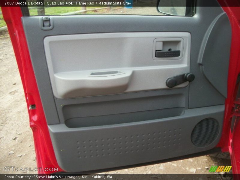 Door Panel of 2007 Dakota ST Quad Cab 4x4