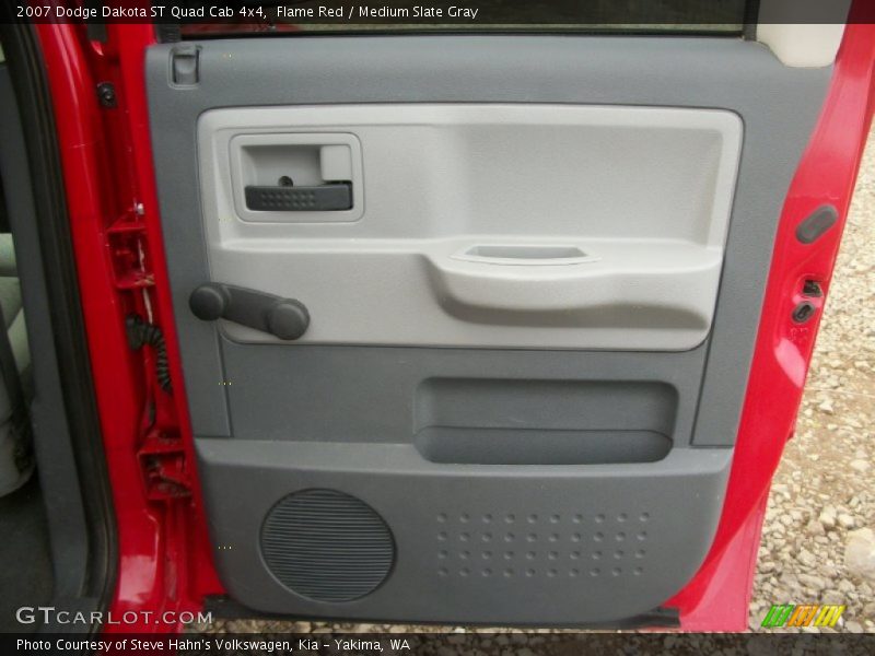 Door Panel of 2007 Dakota ST Quad Cab 4x4