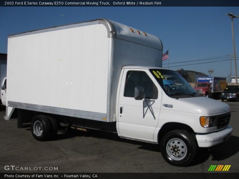 Oxford White / Medium Flint 2003 Ford E Series Cutaway E350 Commercial Moving Truck
