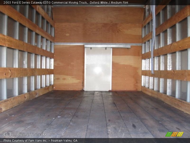 Oxford White / Medium Flint 2003 Ford E Series Cutaway E350 Commercial Moving Truck