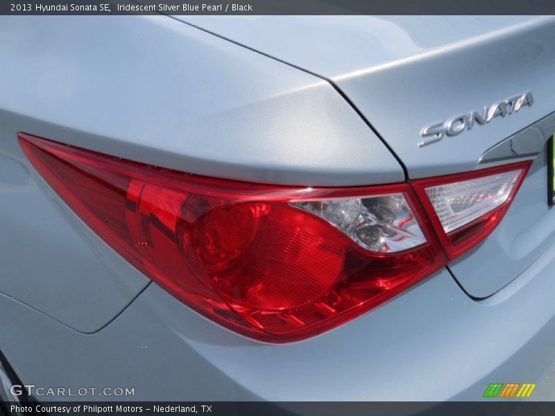 Iridescent Silver Blue Pearl / Black 2013 Hyundai Sonata SE