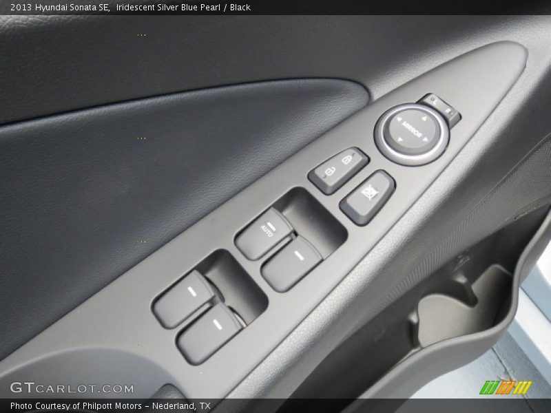 Iridescent Silver Blue Pearl / Black 2013 Hyundai Sonata SE