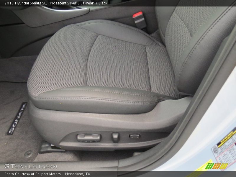 Iridescent Silver Blue Pearl / Black 2013 Hyundai Sonata SE