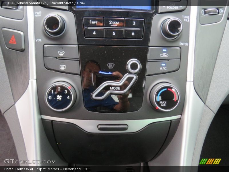 Radiant Silver / Gray 2013 Hyundai Sonata GLS