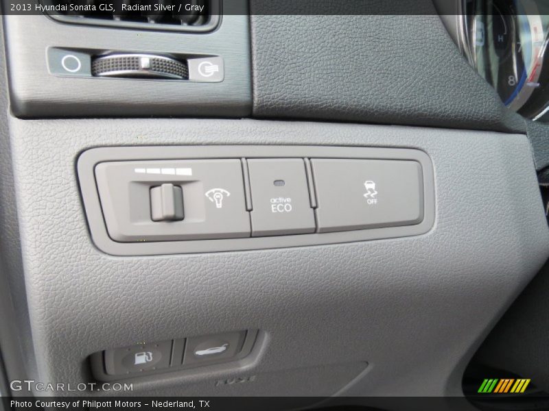 Radiant Silver / Gray 2013 Hyundai Sonata GLS