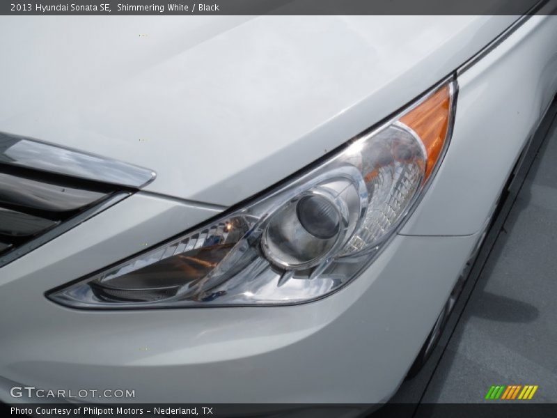 Shimmering White / Black 2013 Hyundai Sonata SE