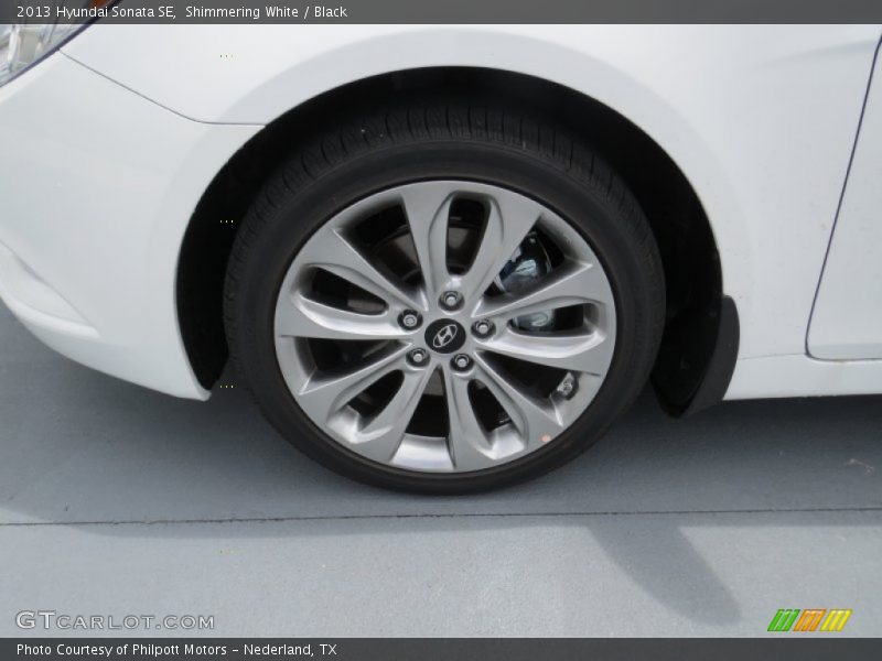 Shimmering White / Black 2013 Hyundai Sonata SE