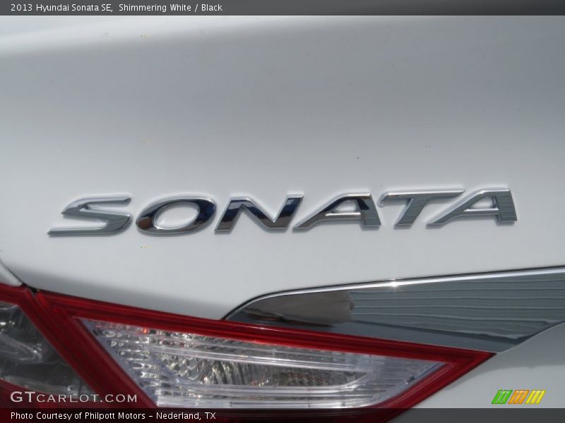 Shimmering White / Black 2013 Hyundai Sonata SE