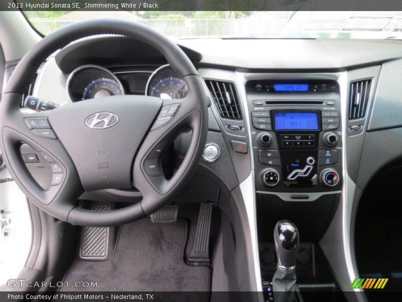 Shimmering White / Black 2013 Hyundai Sonata SE