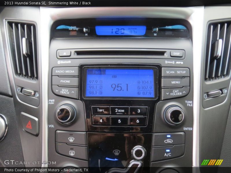 Shimmering White / Black 2013 Hyundai Sonata SE