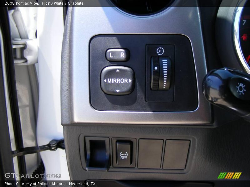 Frosty White / Graphite 2008 Pontiac Vibe