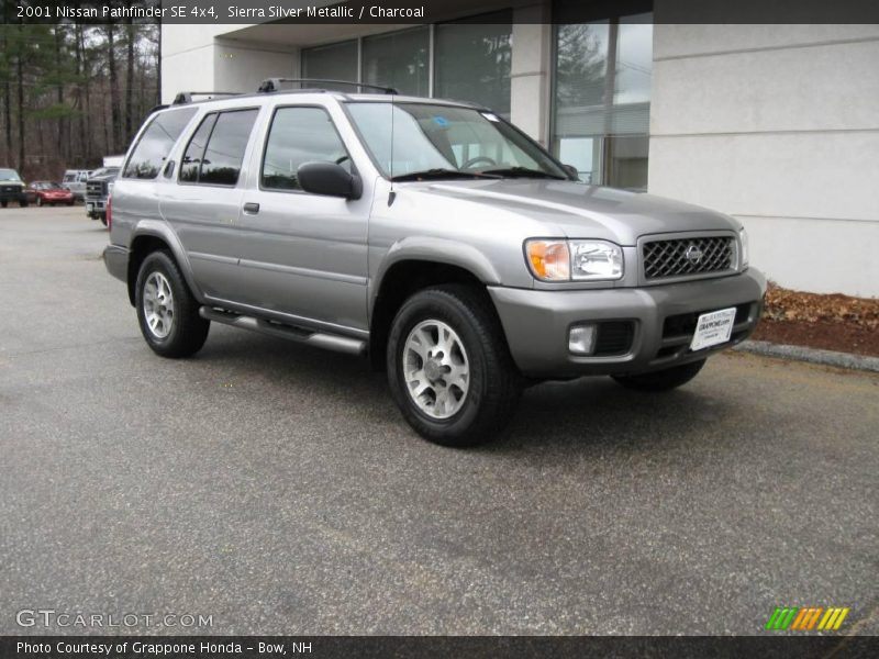 Sierra Silver Metallic / Charcoal 2001 Nissan Pathfinder SE 4x4