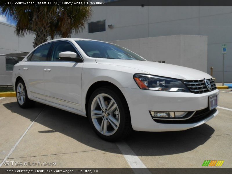 Candy White / Titan Black 2013 Volkswagen Passat TDI SE