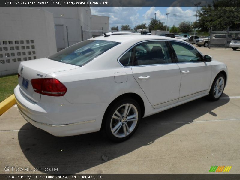 Candy White / Titan Black 2013 Volkswagen Passat TDI SE