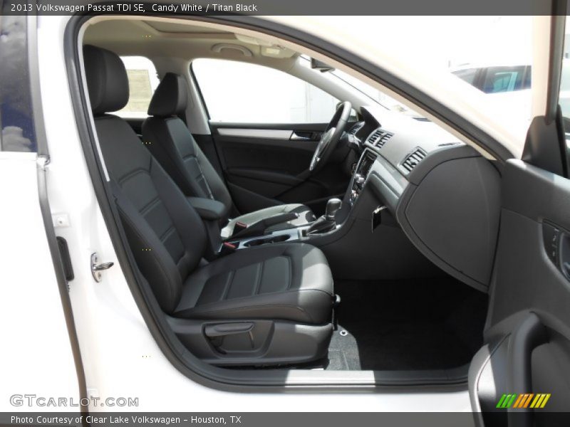 Candy White / Titan Black 2013 Volkswagen Passat TDI SE