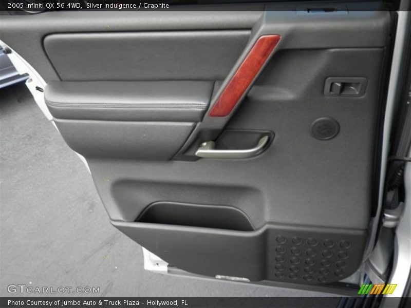 Silver Indulgence / Graphite 2005 Infiniti QX 56 4WD