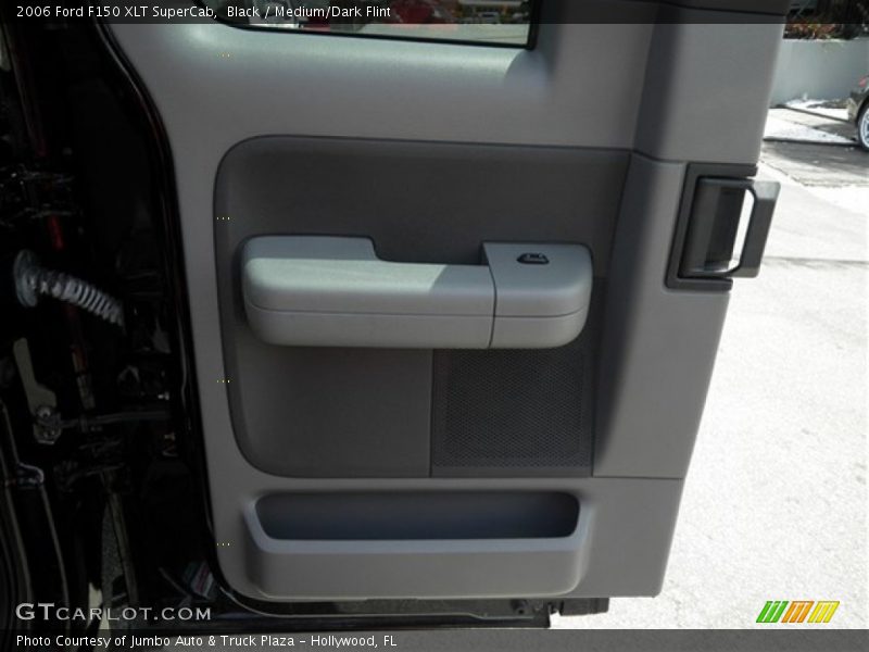 Black / Medium/Dark Flint 2006 Ford F150 XLT SuperCab