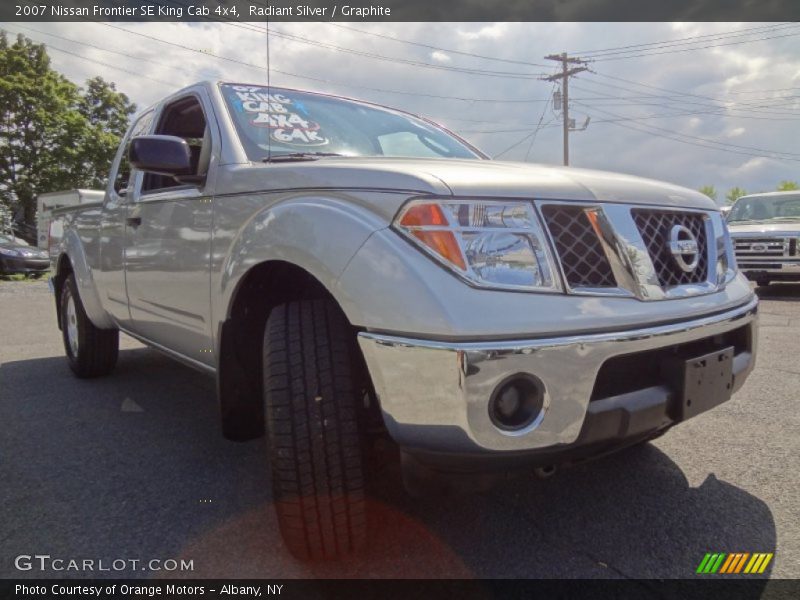 Radiant Silver / Graphite 2007 Nissan Frontier SE King Cab 4x4