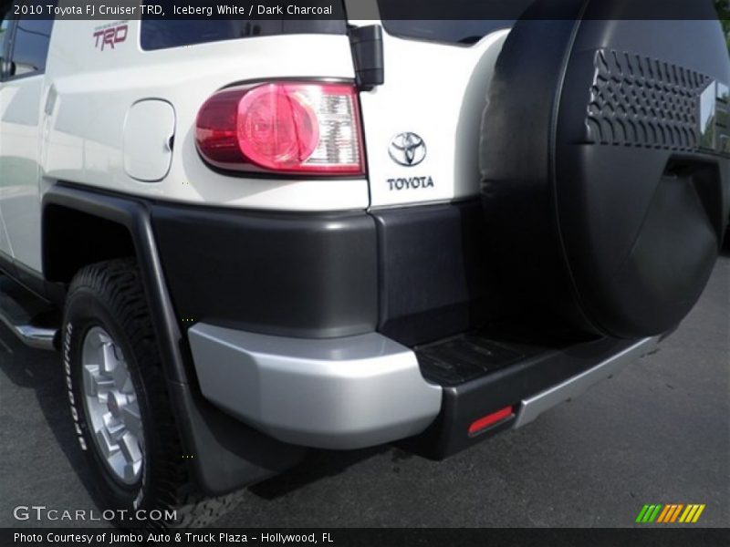 Iceberg White / Dark Charcoal 2010 Toyota FJ Cruiser TRD