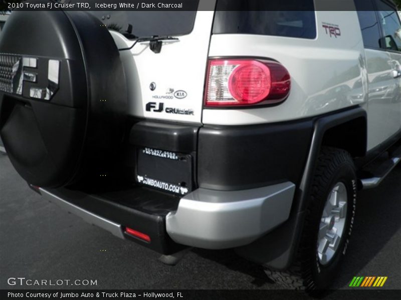 Iceberg White / Dark Charcoal 2010 Toyota FJ Cruiser TRD
