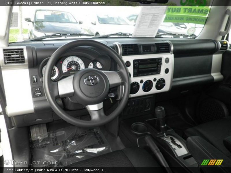 Dashboard of 2010 FJ Cruiser TRD