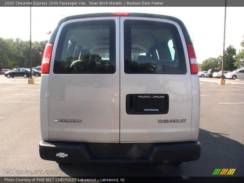 Silver Birch Metallic / Medium Dark Pewter 2005 Chevrolet Express 1500 Passenger Van