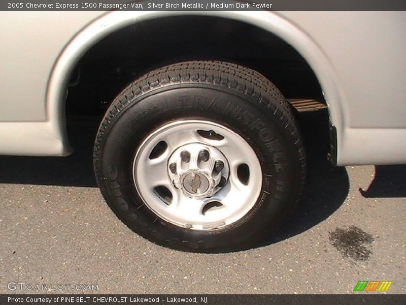  2005 Express 1500 Passenger Van Wheel