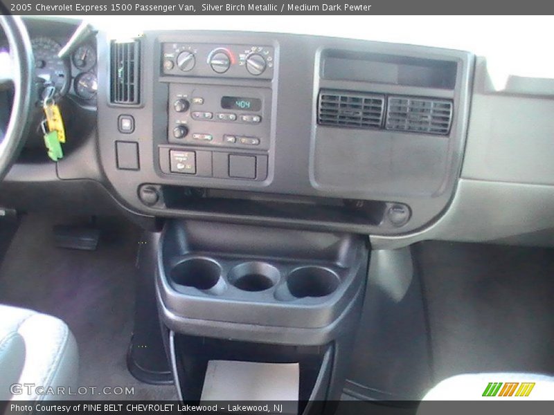 Controls of 2005 Express 1500 Passenger Van