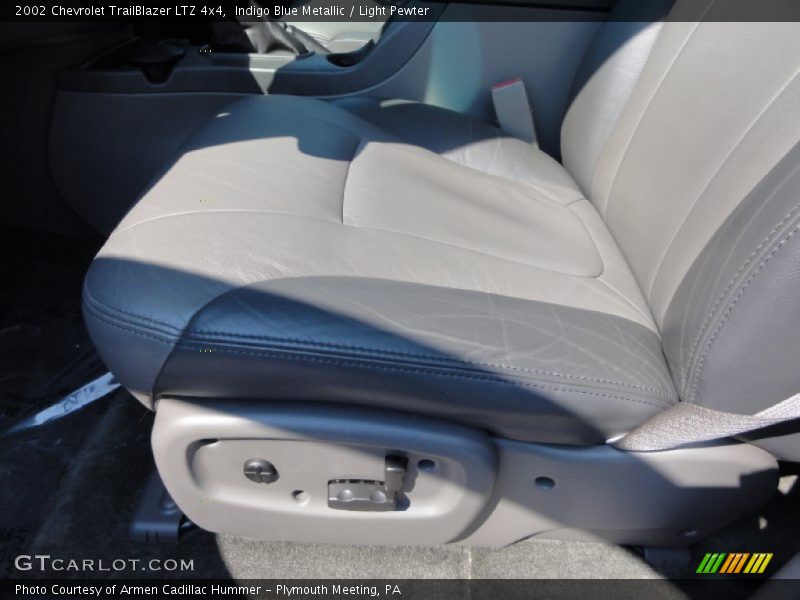 Indigo Blue Metallic / Light Pewter 2002 Chevrolet TrailBlazer LTZ 4x4